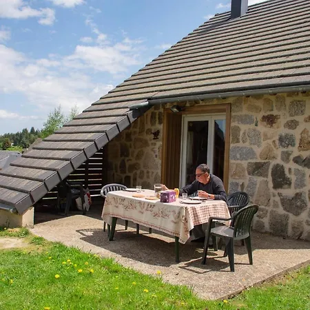 Сasa de vacaciones Village De Les De L'aubrac