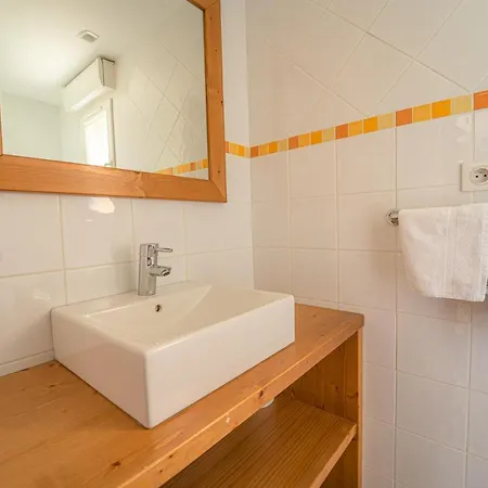 Village De Les De L'aubrac Holiday home *