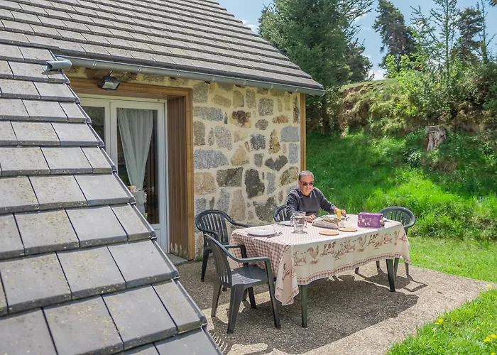 Nyaraló Village De Les De L'aubrac